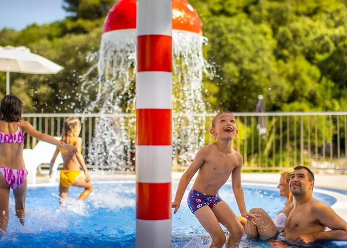 Hotell Aminess Vival Port9 Resort