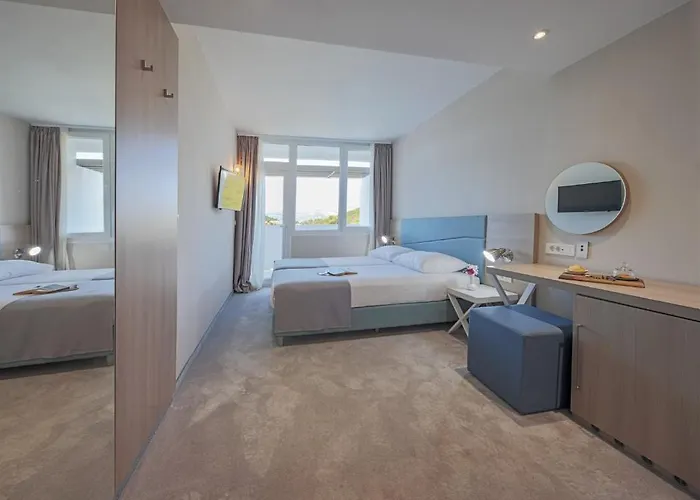 Aminess Vival Port9 Resort Hotell 4*